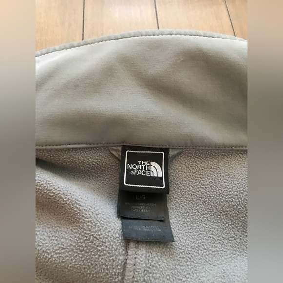 The North Face Light Jacket - Picture 3 of 8